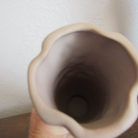 Van Briggle Heather Pink and Blue Daffodil Vase - Picture 4 of 5